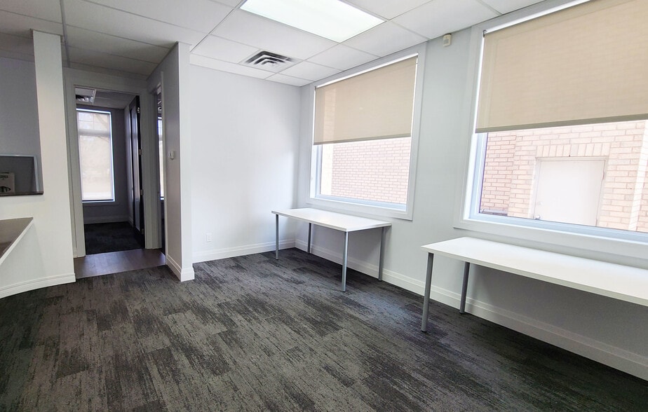 More Photos Of 92 Centrepointe Dr, Ottawa Office For Lease