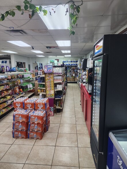 More Photos Of 1503-1507 S Gevers St, San Antonio Storefront Retail Residential For Sale