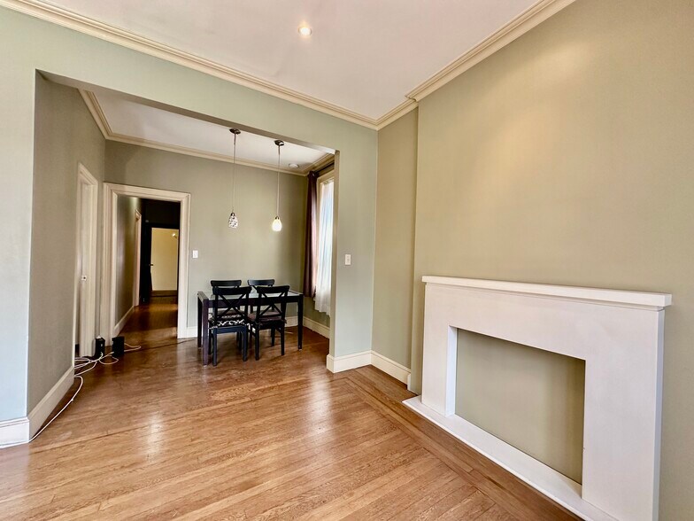 More Photos Of 3005 31st Ave, Astoria Medical For Lease