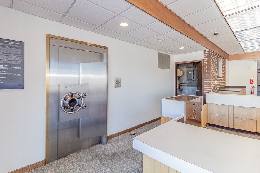 More Photos Of 132 E Main St, Hortonville Bank For Sale