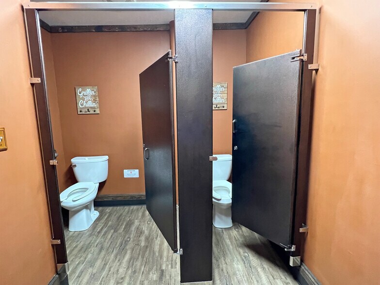 More Photos Of 259 Venango Ave, Cambridge Springs Restaurant For Lease