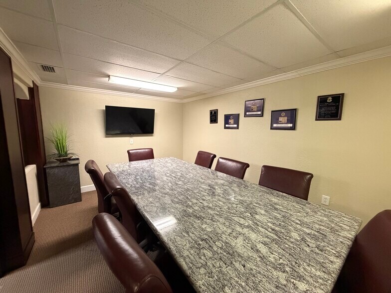 More Photos Of 1302 W Busch Blvd, Tampa Office For Sale