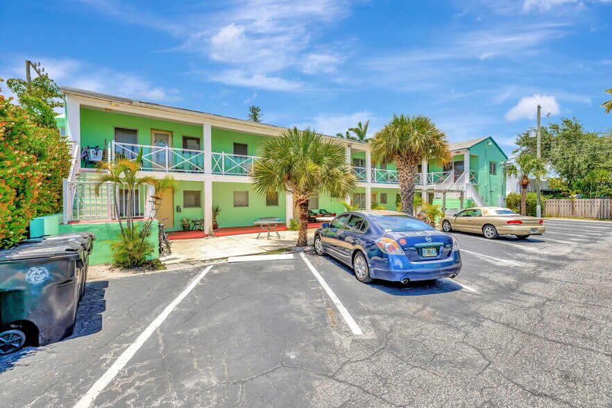 More Photos Of 320 N Federal Hwy, Lake Worth Hotel For Sale