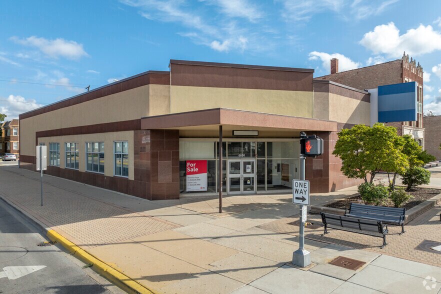 More Photos Of 6650 Cermak Rd, Berwyn Bank For Sale