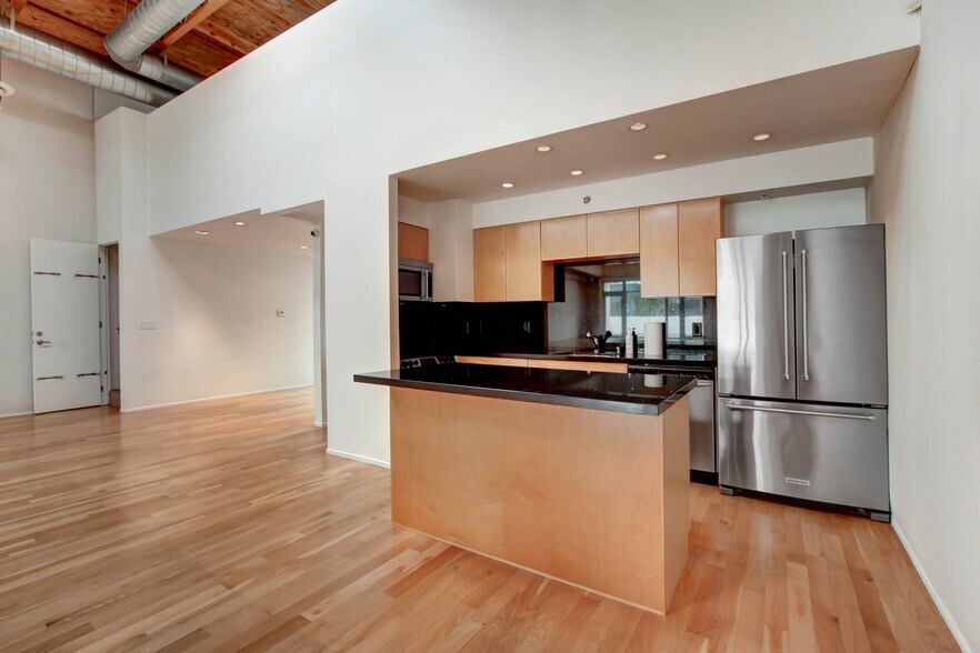 More Photos Of 1514 Abbot Kinney Blvd, Los Angeles Loft Creative Space For Lease