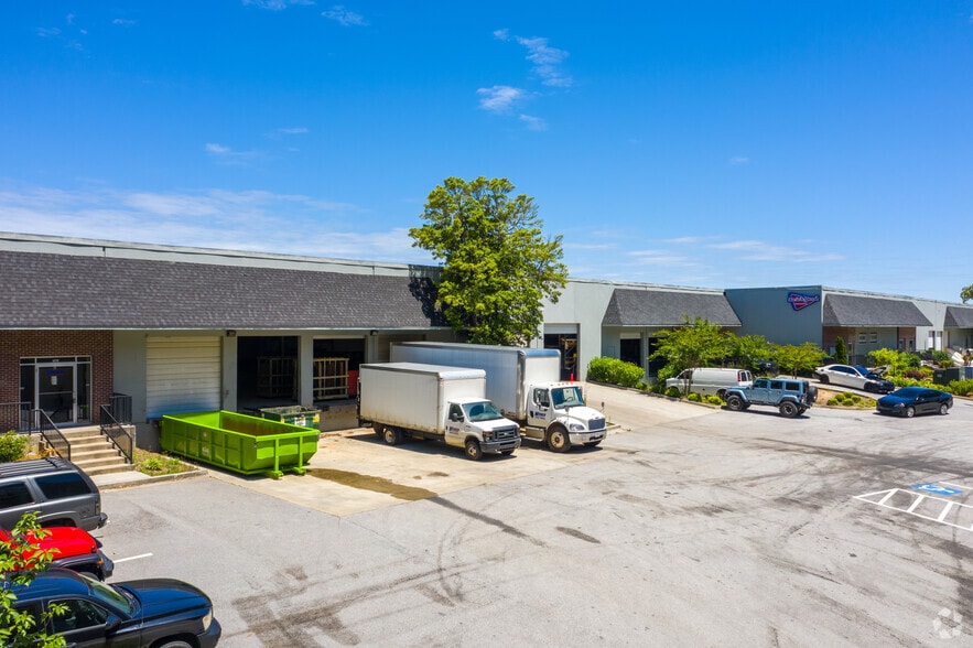 More Photos Of 7295-7403 Graham Rd, Fairburn Distribution For Lease