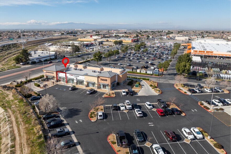 More Photos Of 44140 20th St W, Lancaster Storefront For Lease