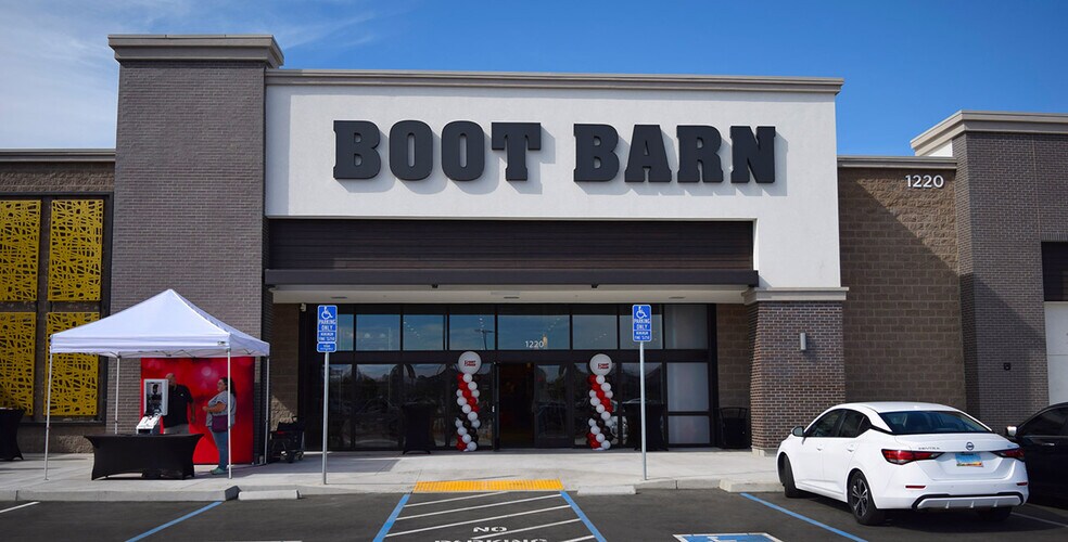 More Photos Of Prospect Ave & Park St, Hollister Unknown For Lease