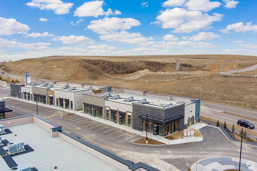 More Photos Of 11842 Sarcee Trail NW, Calgary Storefront For Lease