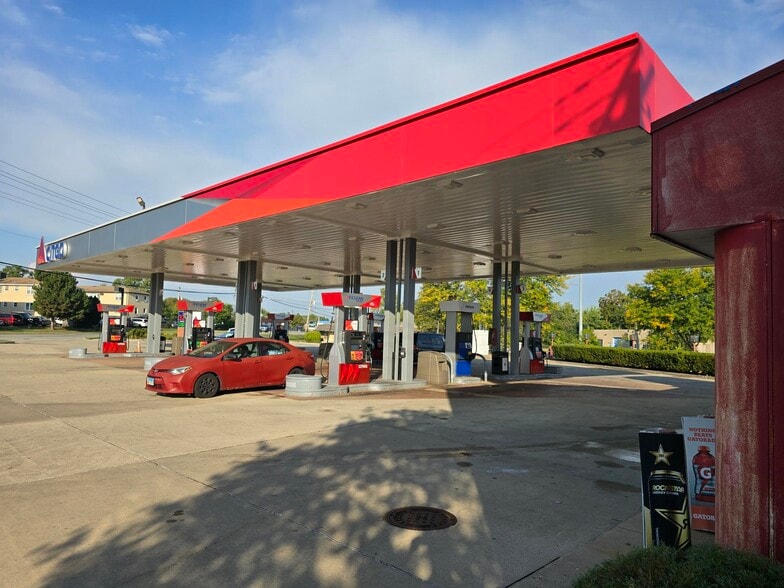 More Photos Of 7401 Jensen Blvd, Hanover Park Service Station For Sale