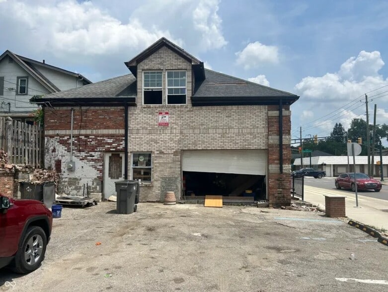 More Photos Of 5066 E Michigan St, Indianapolis Freestanding For Sale