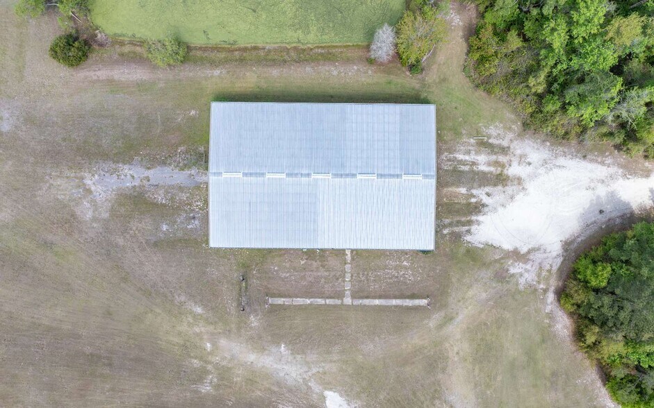 More Photos Of 6101 County Road 136, Live Oak Warehouse For Lease