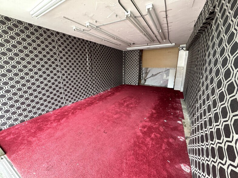 More Photos Of 261-275 E Olympic Blvd, Los Angeles Storefront For Lease