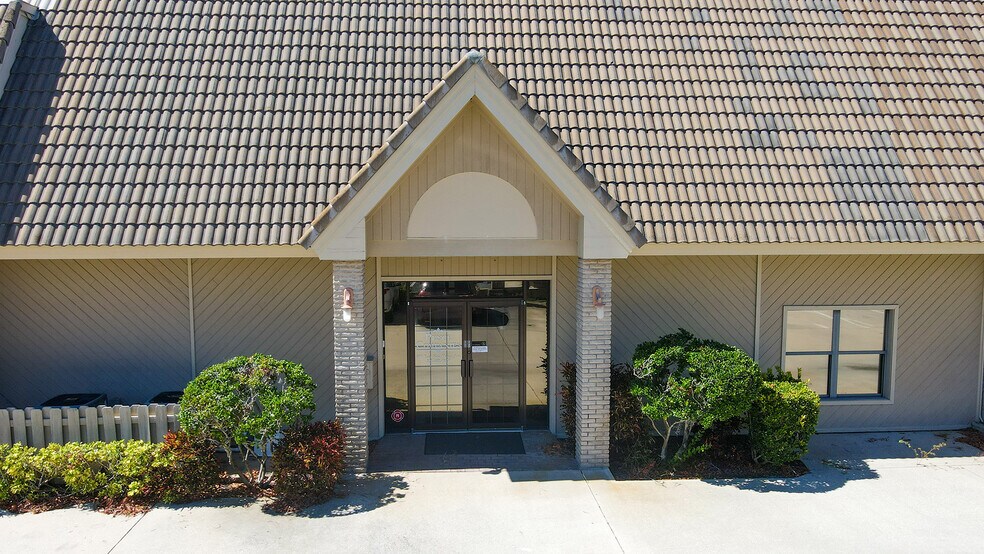 More Photos Of 300 E New Haven Ave, Melbourne Office For Sale