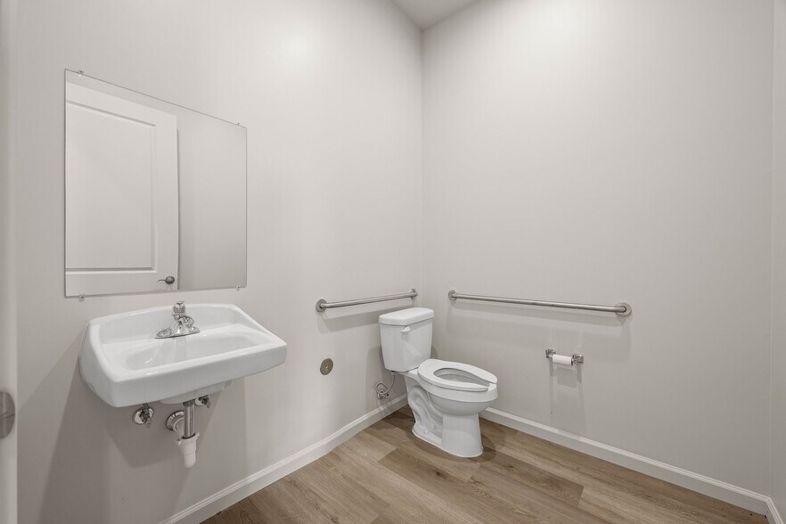 More Photos Of 701 Crystal Falls Pky, Leander Office For Sale