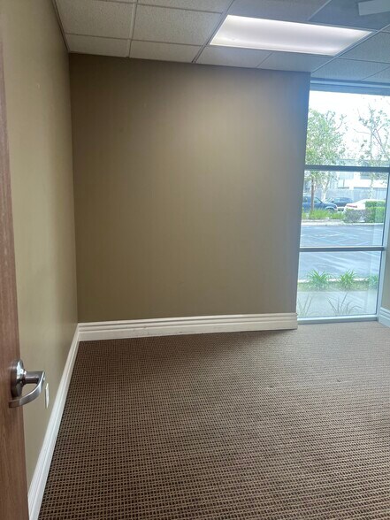 More Photos Of 390 N Ponderosa Ave, Ontario Warehouse For Sale