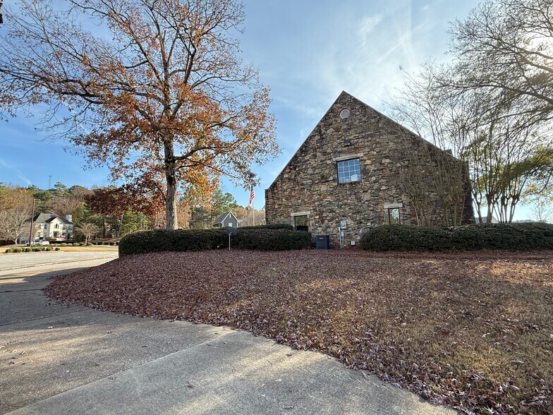 More Photos Of 204 Griffin Park Dr, Birmingham Office For Sale
