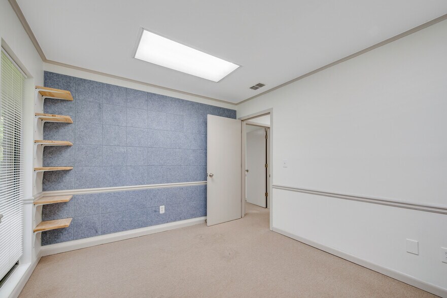 More Photos Of 11205 Alpharetta Hwy, Roswell Office Residential For Sale