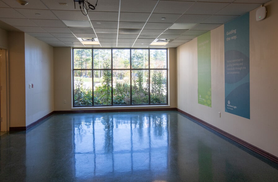 More Photos Of 200 KMD, Waterville Office For Sale