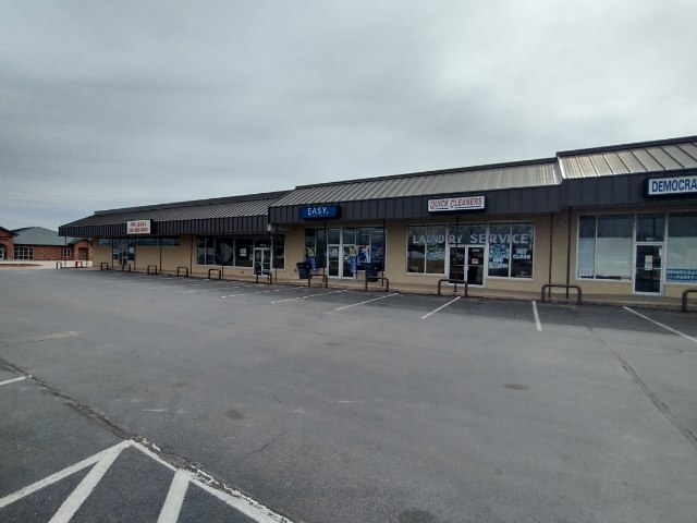 More Photos Of 602-608 SW Lee Blvd, Lawton General Retail For Lease