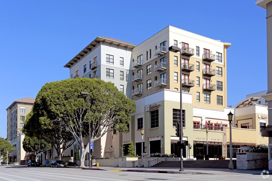 More Photos Of 280-400 E Colorado Blvd, Pasadena Unknown For Lease