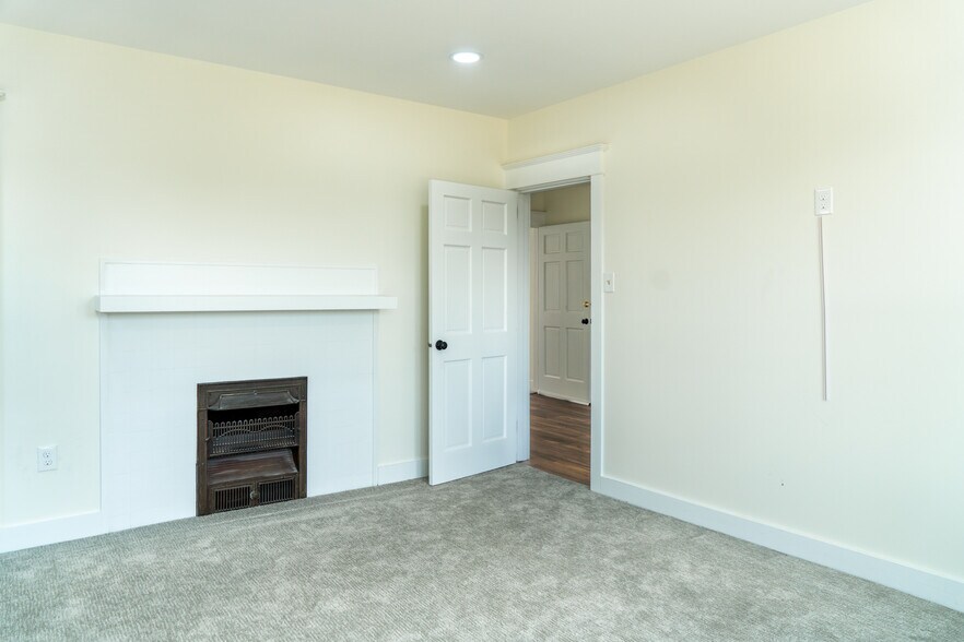 More Photos Of 2860 Perrysville Ave, Pittsburgh Funeral Home For Sale