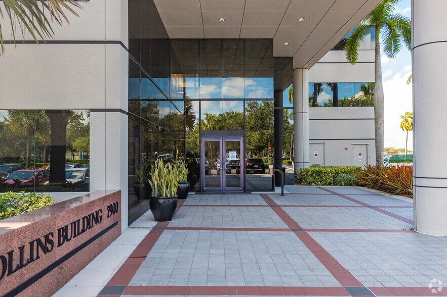 More Photos Of 7900 Oak Ln, Miami Lakes Coworking Space