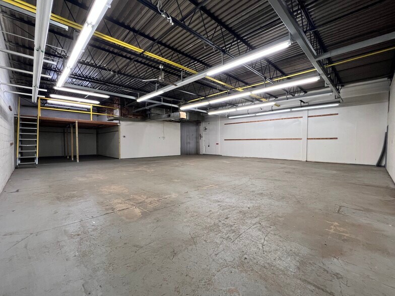 Primary Photo Of 299 Ridgedale Ave, East Hanover Warehouse For Lease