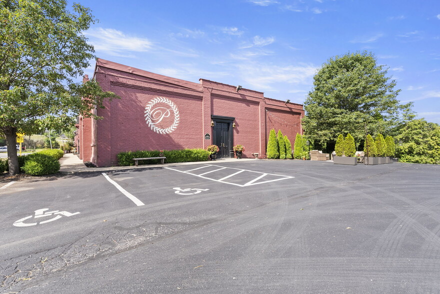 Primary Photo Of 329 S Church St, Cynthiana Showroom For Sale