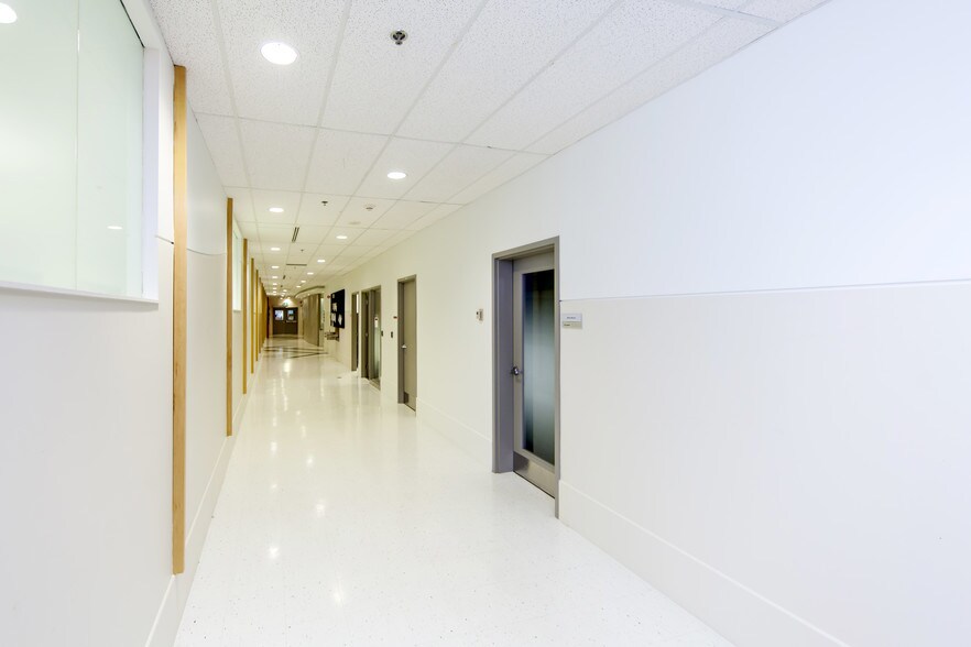 More Photos Of 500 Palladium Dr, Ottawa Warehouse For Lease