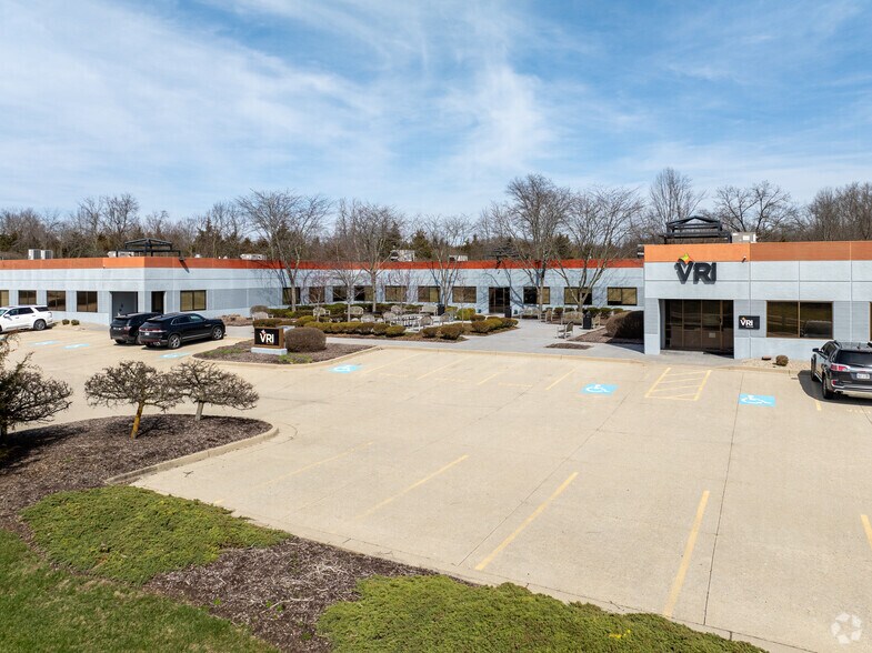 More Photos Of 1400 Commerce Center Dr, Franklin Office For Lease