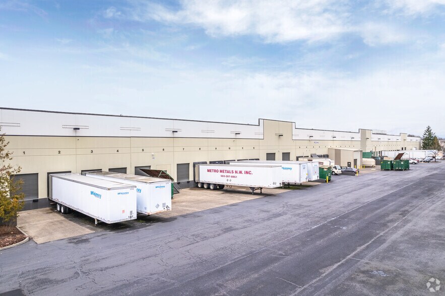 More Photos Of 18550-18870 NE Riverside Pky, Portland Warehouse For Lease