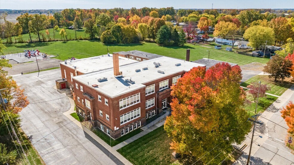 More Photos Of 709 Deacon St, Hebron Schools For Lease
