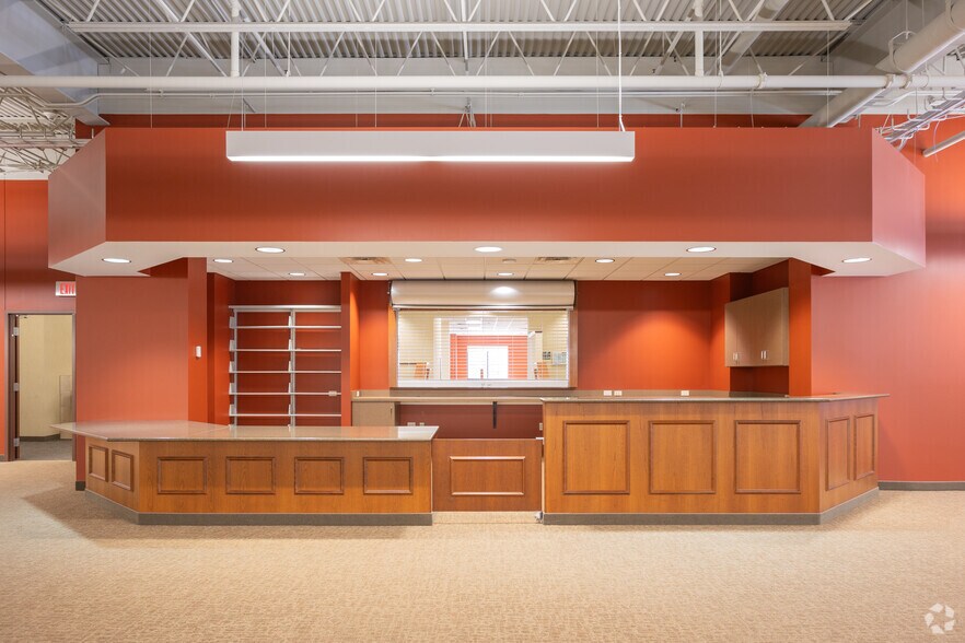 More Photos Of 313 S Capitol Ave, Lansing Office For Sale