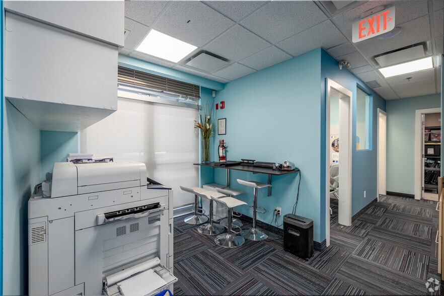 More Photos Of 1406 Centre St NE, Calgary Apartments For Sale