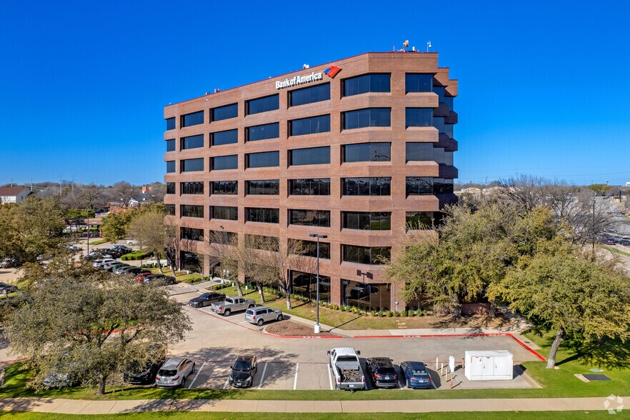 Primary Photo Of 2000 E Lamar Blvd, Arlington Coworking Space