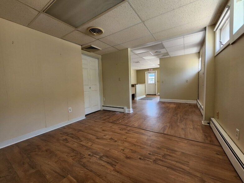 More Photos Of 410 Main St, Southington Storefront Retail Office For Sale