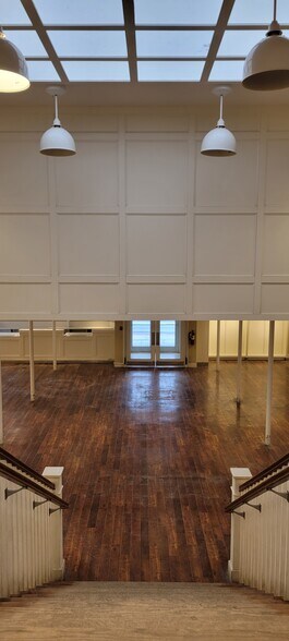 More Photos Of 135 Depot St, Manchester Center Storefront For Lease