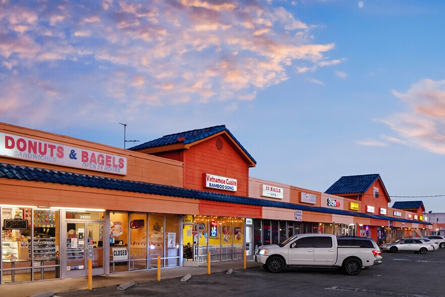 More Photos Of 24200-24228 Crenshaw Blvd, Torrance Restaurant For Lease