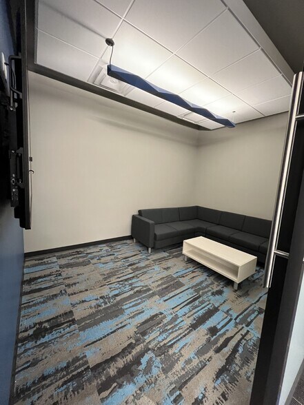 More Photos Of 7255 W 98th Ter, Overland Park Office For Sale