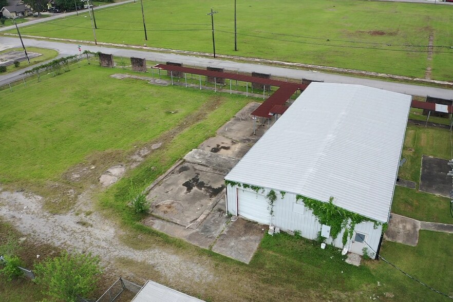 More Photos Of 1800 Pope St, Beaumont Unknown For Lease