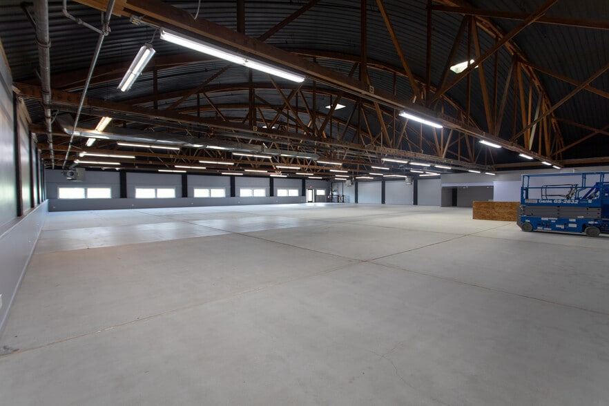 More Photos Of 901 9th St N, Great Falls Showroom For Lease