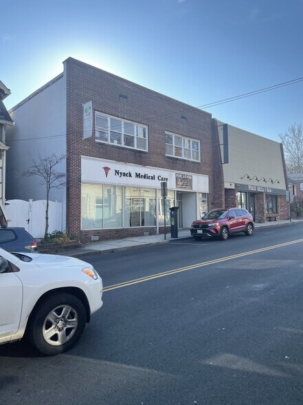 More Photos Of 173 Main St, Nyack Restaurant For Lease