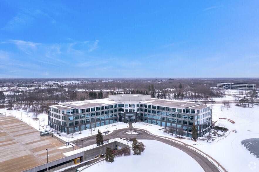 More Photos Of 1900 West Field Ct, Lake Forest Office For Lease