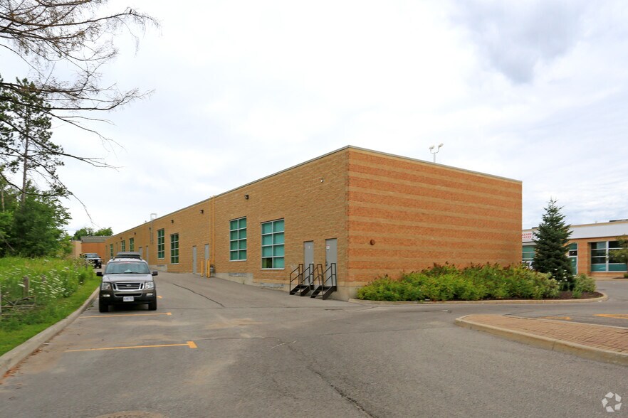 More Photos Of 229 Mapleview Dr E, Barrie Office For Lease