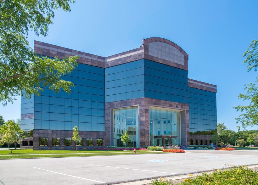 More Photos Of 10201 N Illinois St, Indianapolis Office For Lease