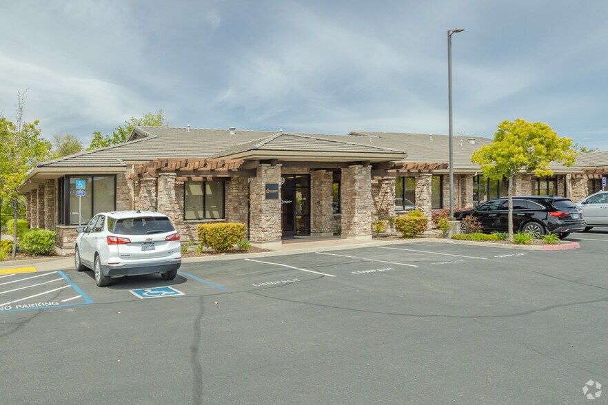 More Photos Of 1739 Creekside Dr, Folsom Medical For Lease