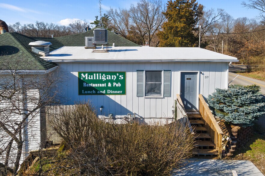 More Photos Of 1445 275 N Rd, Angola Sports And Entertainment For Sale