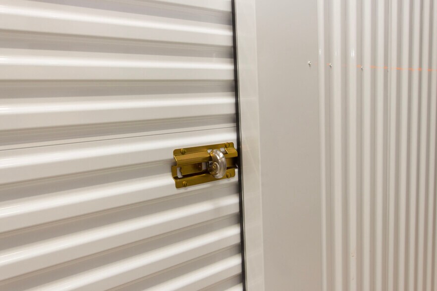 More Photos Of 11017 County Line, Madison Self Storage For Sale