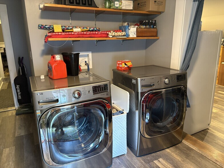 More Photos Of 589 Daniel Webster Hwy, Merrimack Office Residential For Sale